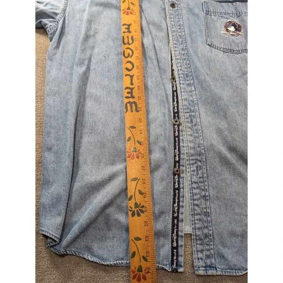 Walt DisneyDenim Shirt Adult‎ XL Extra Large Blue Mickey Mouse Chest Pocket - Picture 6 of 10